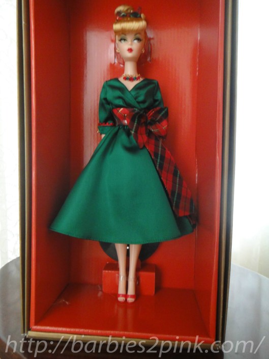 A doll e seu traje completo | Foto: Caori