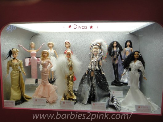 Divas: Barbie Marilyn Monroe, King Kong,Dourada, Deusa da Galáxia, Cher e Dianna Ross | Foto: Caori
